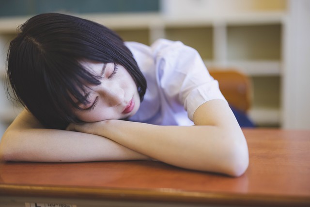 ヤングケアラーは、学業や進路にも大きな影響を与えます※画像はイメージです（peach100/stock.adobe.com）