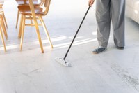 クイックルワイパーのパーツだと判明　※この画像はイメージです（naka/stock.adobe.com）