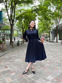 ワンピースにも酒瓶が入るマジカルポケットがついている