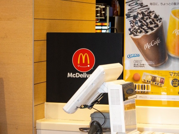 マカロンなどスイーツも楽しめる「マックカフェ（McCafé）」 ※画像はイメージです（Henry Saint John／stock.adobe.com）