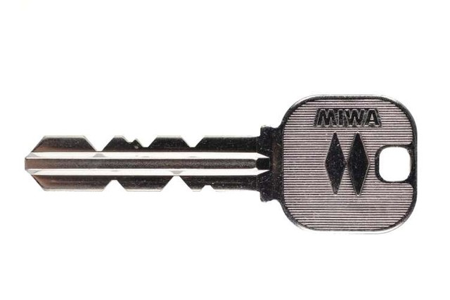 ロシアの軍事施設で使われてる鍵 22804｜キーレックス ロックターン・面付本締錠（ノブ）｜長沢