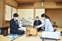 里見香奈女流五冠