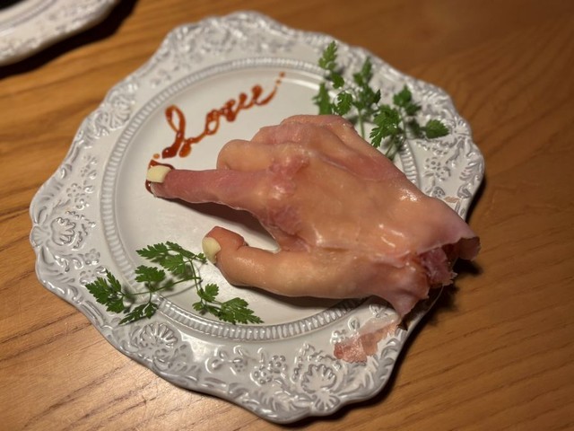 手首の形がリアルすぎます…。 ※酒畜ハレムさん提供