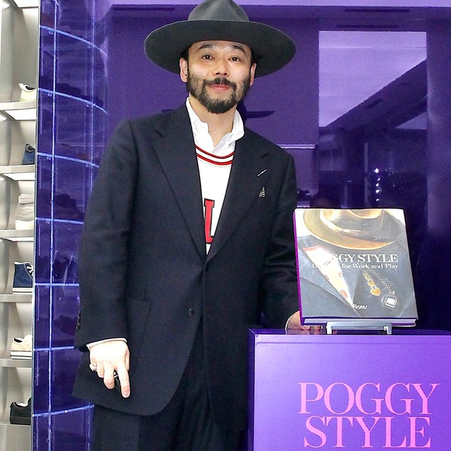 リッツォーリからスタイルブックを出したPOGGYさんを知ってる？<br>オリジナリティ溢れるスタイルに世界のファッショニスタが注目中。<br>ファッショントレンドスナップ214