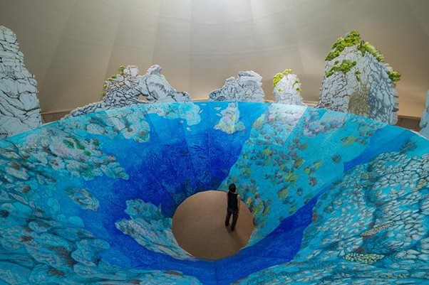 死を見て生を知る」駆け抜けたアーティスト康夏奈が描いた世界観：朝日