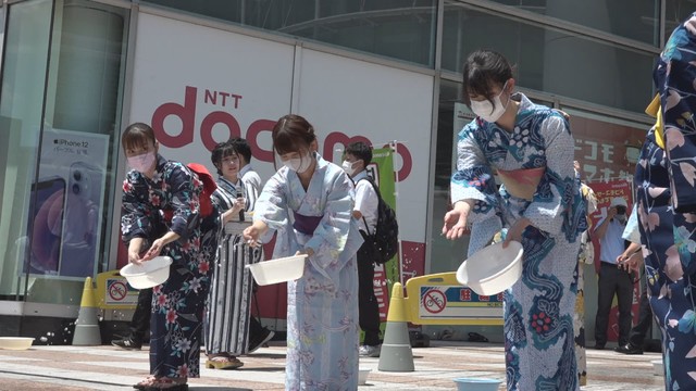 猛暑日は昔の知恵で涼を　高松市で打ち水のイベント