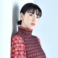 映画「十二単衣を着た悪魔」主演の三吉彩花さんインタビュー　母親の二十余年を生きる