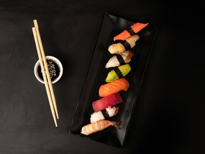 鮨屋のバイトで食べることの価値を知る。飲食店に行く理由