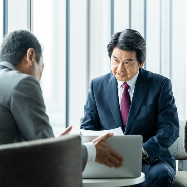 娘の結婚式に有休がとれないかも…　※画像はイメージです（pain au chocolat/stock.adobe.com）