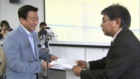 高松城の天守閣復元を　市民の会が10万人分の署名を市長に提出