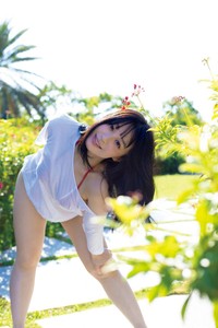 【公式】髙野真央1st写真集さんのX（@1st_takanomao）より
