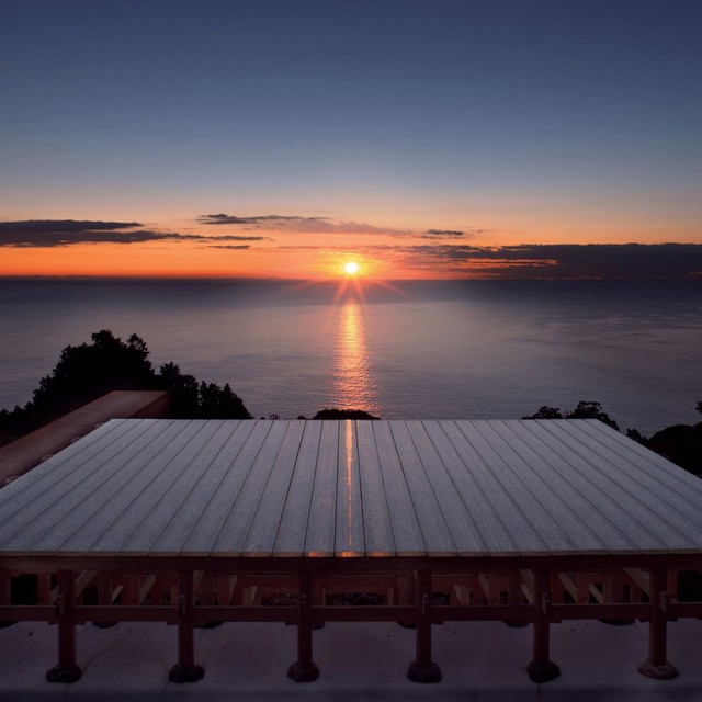 四季の移ろいを体感できる、壮大なアート施設。