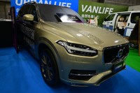 ヤマハスピーカーのデモンストレーション車両。走る試聴室ですね