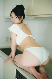 百田汐里デジタル写真集『無垢な彼女』(撮影：カノウリョウマ)