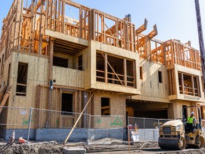 アパートの建築費はいくら？　坪単価や計算方法、値上がりの理由も解説