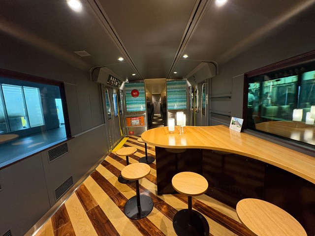 車内にはお洒落なラウンジも（くぼさん提供）