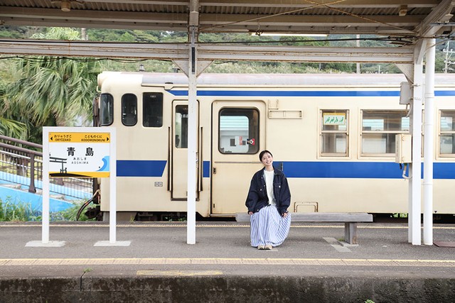 駅も列車もレトロでかわいい雰囲気！