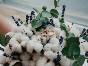 つまらない仕事から逃げるために、私は彼に結婚を迫った