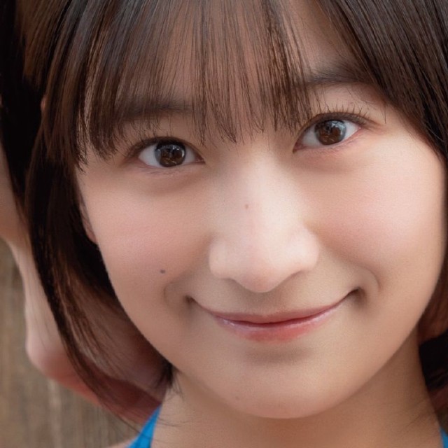 月刊少年チャンピオン5月特大号表紙を飾る榎原依那さん　(C)秋田書店　(C)小池伸一郎(秋田書店)