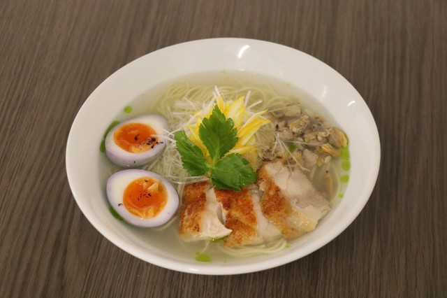 貝の出汁香る柚子塩ラーメン