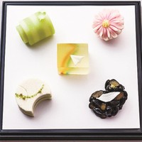 グランプリを受賞した上生菓子の「五つ盛（もり）」。タイトルは「平和な未来に思いをのせて」