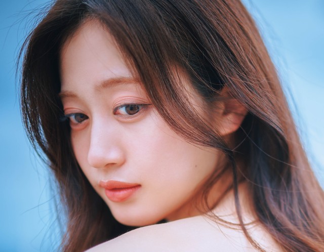 『川上千尋 ファースト写真集 永遠未遂』（徳間書店）／ 撮影：岡本武志