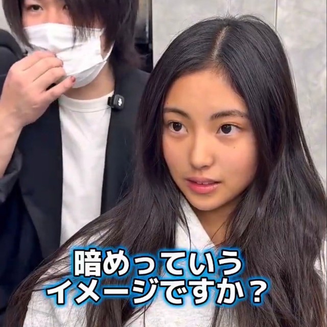 イメージの方向性を確認するカウンセリングの様子／ISSEIさん（@balayage_issei）提供