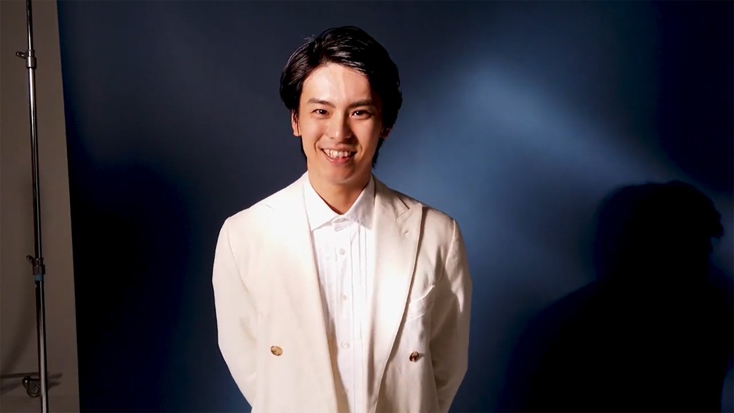 俳優・高野 洸さんから読者のみなさまにメッセージ役者としての姿とはまた違う新たな一面に注目!:アエラスタイルマガジン