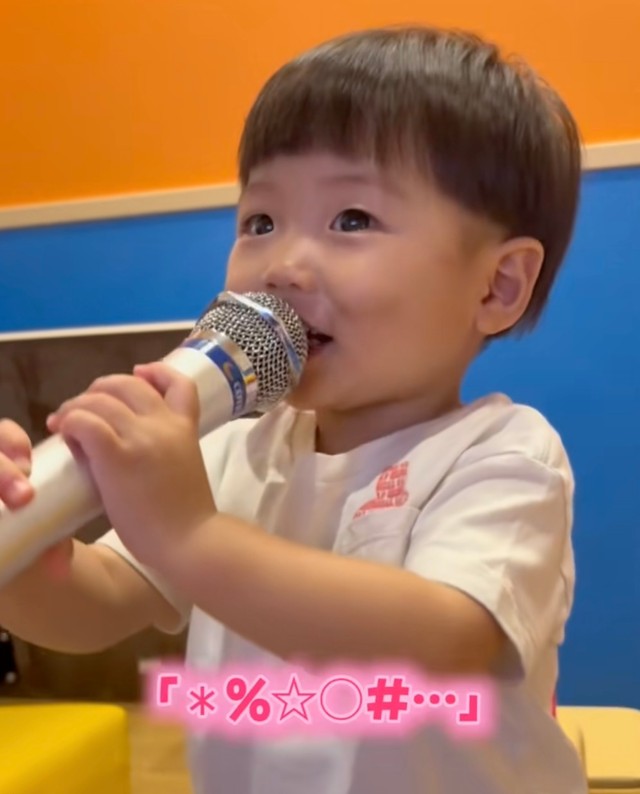 1歳のカラオケデビュー（提供：@m.mhaoさん）