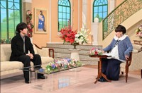 「徹子の部屋」  (右から)黒柳徹子、赤楚衛二＝テレビ朝日提供