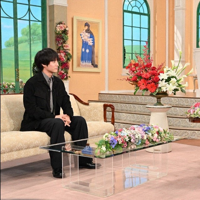 「徹子の部屋」  (右から)黒柳徹子、赤楚衛二＝テレビ朝日提供