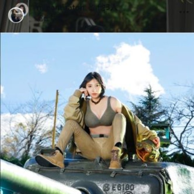 M4シャーマン戦車でのグラビアに挑戦＝三橋くんのインスタグラム＠mitsuhashi_zzより