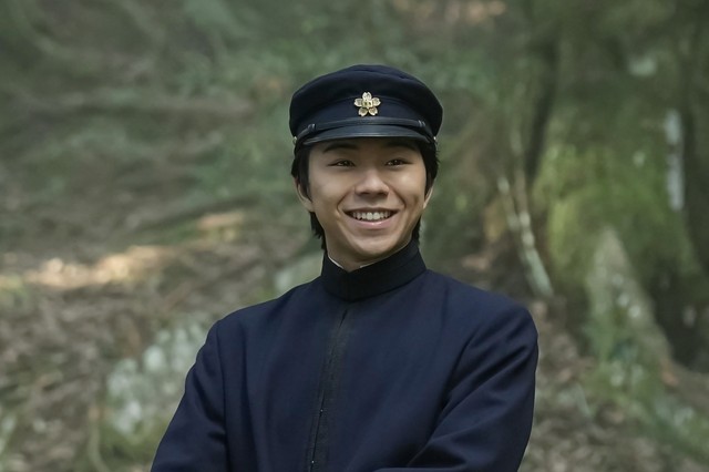 ヘブン（トミー・バストウ）の教え子で、トキ（髙石あかり）に恋する小谷を演じる下川恭平　(C)NHK