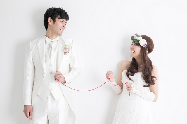 20代の半数以上が年収800万円以上なら結婚を考えられると思っている※画像はイメージです（buritora/stock.adobe.com/）