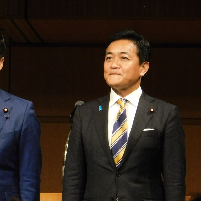 代表選を戦った国民民主党の橋本幹彦氏（左）と玉木雄一郎氏＝東京国際フォーラム