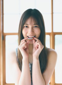 「週プレ」23号に登場した小坂菜緒©三瓶康友／集英社