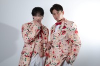 SHOW-WAの塩田将己（左）と山本佳志＝撮影・坂部計介