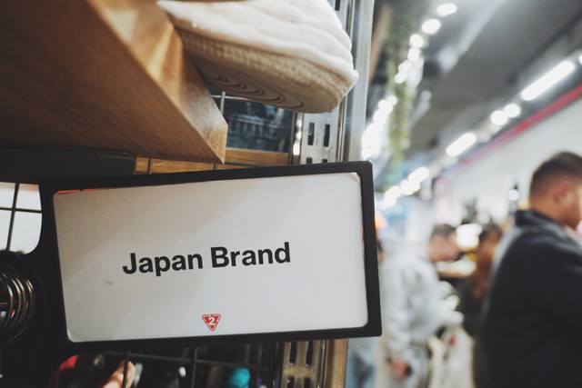 ニューヨーク・ソーホーにある「セカンドストリート」。「ジャパンブランド」コーナーには日本のブランドがずらりと並ぶ