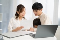 こどもNISAの利用意向は全体で半数未満にとどまる　※画像はイメージです（rrice/stock.adobe.com）