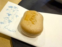 鷗外や漱石に愛された銀座空也の空也もなか（進士素丸さん提供）