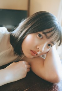 「B.L.T.2025年10月号」ローソンエンタテインメント購入特典ポストカード【山田桃実 （櫻坂46）】