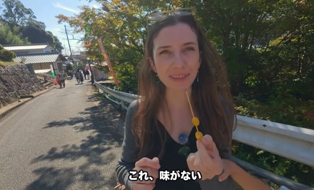 感想は、「臭みも味もない」――。食感を楽しむものだと感じたそう。クリススタイルチャンネル（@chris_style_channel）提供