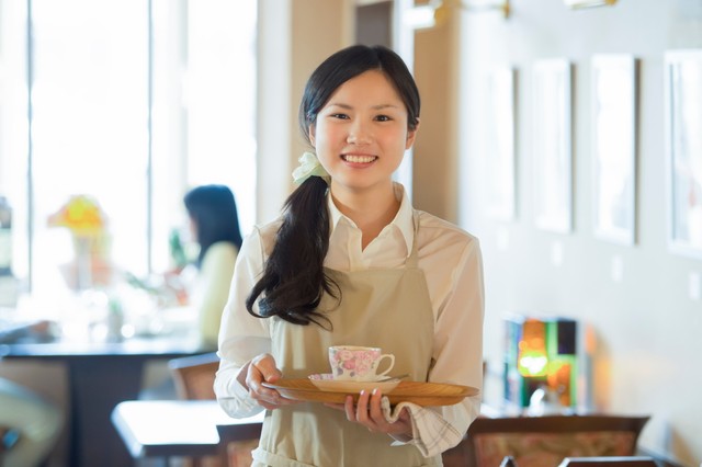 みなさんはどんなアルバイトをしていましたか？　※画像はイメージです（ohayou!/stock.adobe.com）