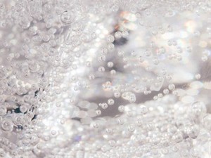 となりのテニスコートを見て恋に落ち、私を夢中にさせた「透明の彼」