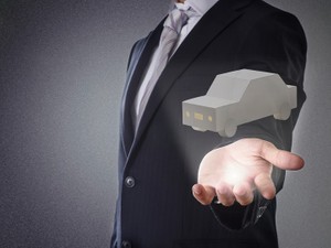 自動車の所有者が亡くなった……相続や名義変更の手続きの注意点