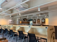 勉強に集中できるスタディカフェへ。休憩スペースでは飲み物やお菓子までも（しゃふさんXより）