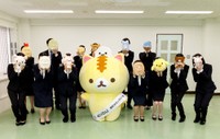 サンエックス「2024年度 新入社員入社式」の集合写真＝24年4月1日、都内