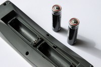 新しい電池と古い電池混ぜて使ってもいいの？※画像はイメージです（nanohana/stock.adobe.com）