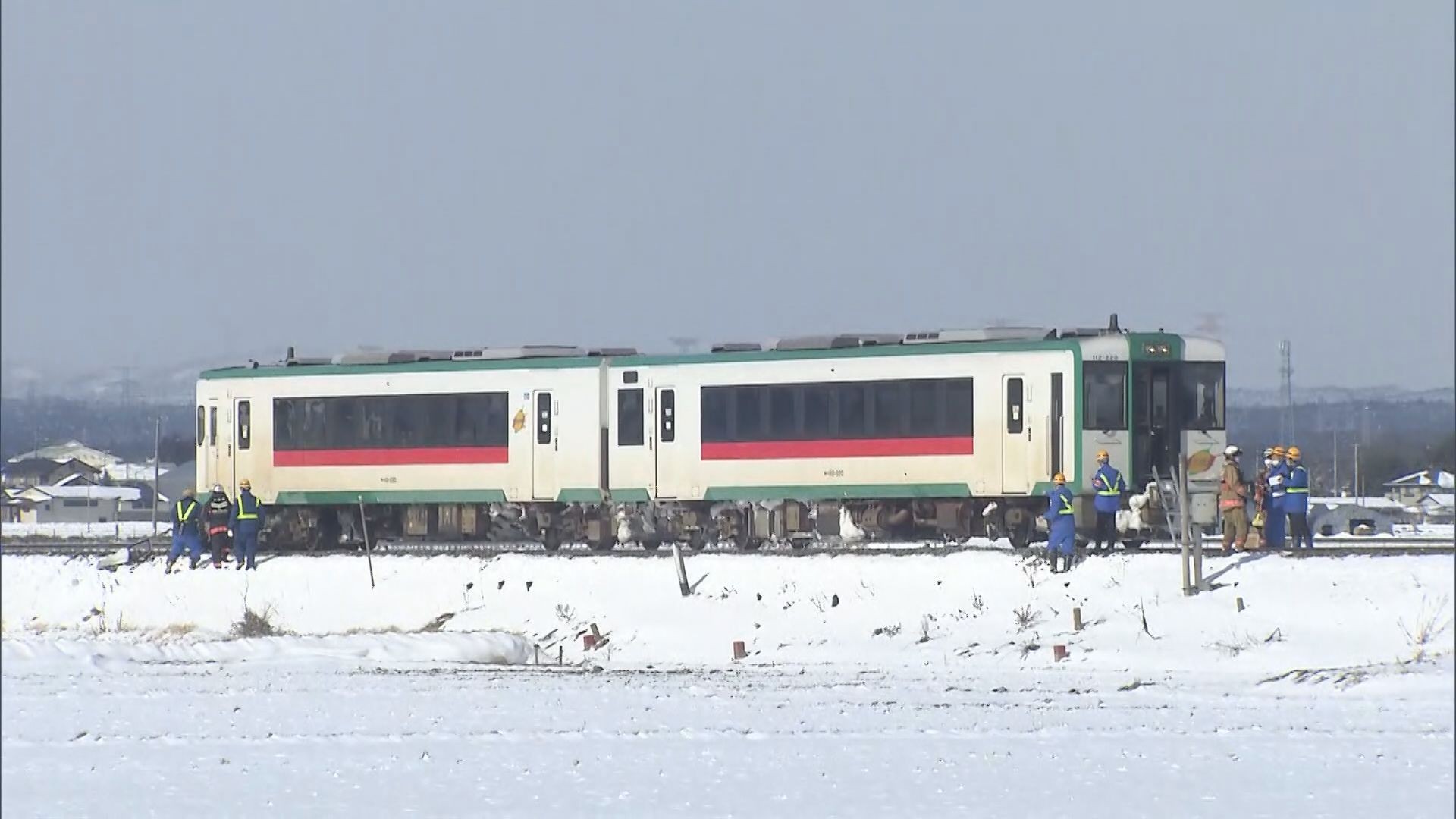 【速報】大崎市　ＪＲ陸羽東線の踏切で 列車と車が衝突　１人意識不明　上下線で運転見合わせ　