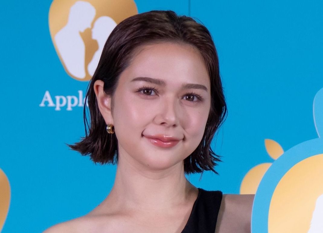 もちふわ」っぷりアップ！むにゅっと寄せ上げ「大人になってるな～」村